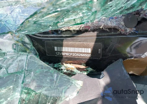 2013 Ford Mustang Gt Premium z USA, uszkodzony, nr VIN 1ZVBP8CF2D5258500